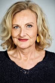 De kriminella visste exakt hur polisen arbetade med avlyssningar, dolda kameror och. Skadespelare Lisbeth Johansson Teateralliansen