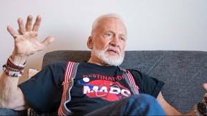 In 1963, aldrin was part of a third group of men selected by nasa to attempt to pioneer space flight. Buzz Aldrin Really Really Wants Humans To Go To Mars 11alive Com