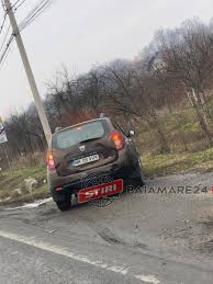 Car parking is convenient, right near the entrance. Accidente La IeÈirile Din Baia Mare MaÈini Avariate La Urcarea Pe Dura Autoturism In Stalp La Sensul Giratoriu De La SpaÈiile Comerciale Foto Baia Mare 24