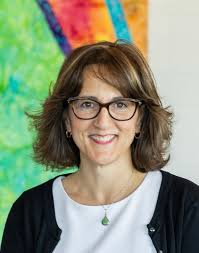 Lisa Abad's Instagram, Twitter & Facebook