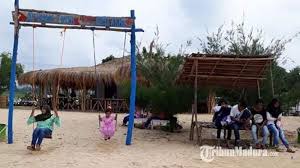 Pantai ngudel ini letaknya berada di desa sindurejo, gedangan, malang, jawa timur, indonesia. Tahun 2020 Pengembangan Wisata Terfokus Di Pantai Lon Malang Kabupaten Sampang Madura Tribun Madura
