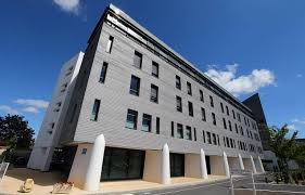 Le permis d'inhumer a été délivré et l'enterrement a eu lieu en toute discrétion. Mort De Vincent Lambert Une Enquete En Recherche Des Causes De La Mort Est Ouverte