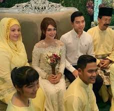 Nur amira izzati rosli umur: Amar Amyra Selamat Bertunang Hari Ini