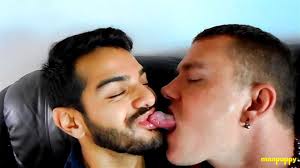 Leo Blue Throats Sebastian Cums With His Long Tongue Vidéo Porno - SpankBang