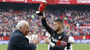 Brankář sevilla fc a české reprezentace / goalkeeper of sevilla fc and the czech republic / portero del sevilla fc y la república checa. Laliga Vaclik If I Play Well Each Weekend I Will Keep My Place In The Sevilla Team Marca In English