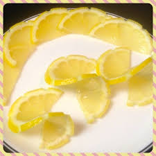 How To Make Lemon Twist For Food Plating Food Decoration Plating Garnishes Food Presentation Food Decoration Food Garnishes Food Plating