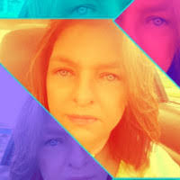 Deena Burns's Instagram, Twitter & Facebook