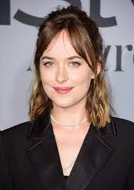 Popsugar Uk Dakota Johnson Hair Hairstyle Growing Out Bangs