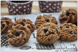 Selepas coklat cair, celupkan roti yang telah dibakar ke dalam coklat dan salut dengan badam cincang. Resepi Biskut Coklat Oat Badam Inibaruresepi Gobitage Com