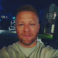 This week, our field sales team, who are usually spread all over the  country, gathered in Manchester for a day of training, business updates,  and to welcome new team member, Roger Folan. |