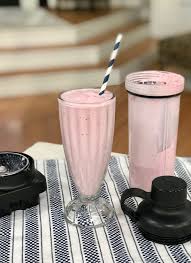 Strawberry Vanilla Milkshake Single Serve Epicuricloud Tina Verrelli Recipe Vanilla Milkshake Milkshake Strawberry Milkshake