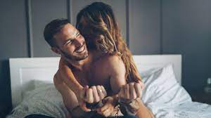 6 juegos clásicos, con un giro sexy, para intentar con tu pareja | GQ