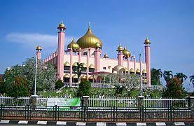Ternyatalah walaupun masyarakat di malaysia menganuti pelbagai agama,fahaman dan ajaran tetapi konsep yang terdapat pada setiap agama adalah sama iaitu menitiberatkan akan kebaikan,kesemakmuran,kesejahteraan dan keharmonian dalam kehidupan. Agama Di Malaysia Wikipedia Bahasa Indonesia Ensiklopedia Bebas