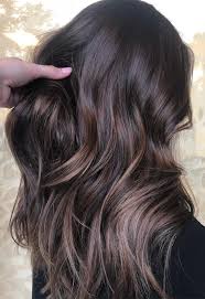 The Hair Color You Should Try This Fall According To Your Skin Tone Learn What Of This Fall S Autu Brunette Hair Color Fall Hair Curly Hair Styles Naturally