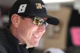 NASCAR suspends six crew members for loose wheels at Texas