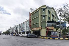 Galleria, no.1 jalan putra permai 2 taman equine, seri kembangan, malaysia view on map (4 km from centre). Book Oyo 604 Hotel Est Equine Park In Seri Kembangan Hotels Com