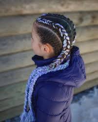 Burning the ends of synthetic hair is a fairly painless task, but burning the ends of yarn was downright dangerous. Pin By Mayra Lozano On Hairstyle Hair Yarn Braid Braided Hairstyles Hair Styles