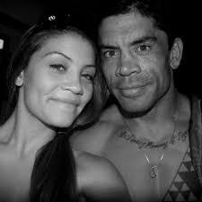 Mikki Walker's Instagram, Twitter & Facebook