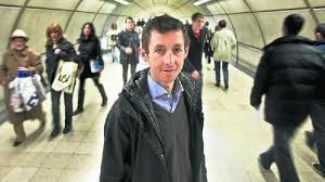 Solo miro hacia atrás para recordar lo bueno"