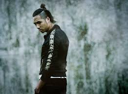 Di bawah kumicho terdapat berbagai komon (penasihat), shingiin (penasihat), kumicho hisho (sekretaris kumicho), kaikei (akuntan), dan. 37 Nama Gaya Rambut Takiya Genji