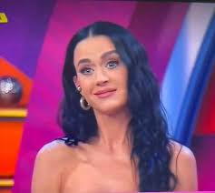 La cara de la abogada cuando le dicen: "no sabia que cobraba por responder  una preguntita".