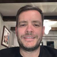 Correo electrónico y teléfono de Jonathan Riddell