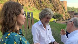 Il «sì» sarà con diane schumacher, lussemburghese che abita a monaco. Who Is Diane Schumacher The Future Wife Of Reinhold Messner