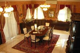 Annyi biztos, az újdonsült külügyminiszter 167 millió forintért vett. Szijjarto Peter Luxusvillajat Nezegeti Az Egesz Orszag