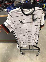 Ein trikot sorgt aber bereits für ärger. Deutschland Trikot 2020 Shop Alles Zum Neuen Dfb Trikot 2020 Zur Fussball Em