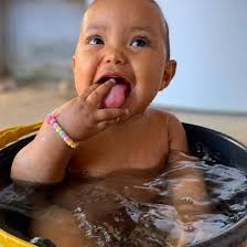 Mayra Costa (@mayranascimentoc) • Instagram photos and videos