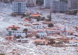 Resultado de imagen para fotos del deslave de la guaira 1999