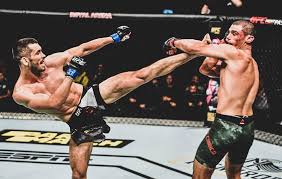 Его соперником стал американец эндрю санчес. Mahmud Muradov Oderzhal Svoyu Pervuyu Pobedu V Ufc