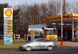 Shell tankstelle brenner is at shell. Bild Zu Nach Klimaurteil Shell Will Co2 Emissionen Schneller Senken Bild 1 Von 1 Faz