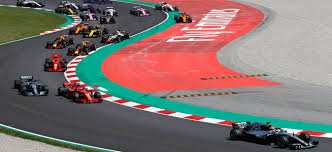 El error del botón mágico de lewis hamilton en bakú fue algo inusual en el siete veces campeón del mundo de fórmula 1, pero mercedes cree que puede hacer más para ayudarle. Gp De Espana Formula 1 2021 F1