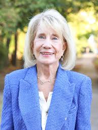 Happy happy birthday to Ansley Brown! 🥳 Ansley, a junior from Johns Creek,  Ga., majoring in communication sciences and disorders, is the recipient of  the Shirley Wagner Crawford Council Scholarship and the