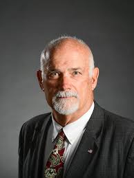 Sometimes the road to professional football takes a non-traditional path.  Colorado native Gabe Knapton knows that trail well. After playing  linebacker for his dad, who demanded a lot as the head coach