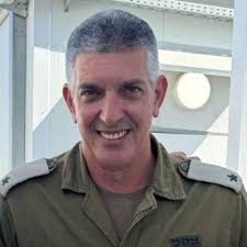 This is so important, especially those days. Women we want you so much, we  need you. Take 2 minutes to help us understand better why we don't see more  tech-women as entrepreneurs.