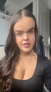 When the soft glam eats 🥰 #beauty #reel #model #tiktok #dwarf