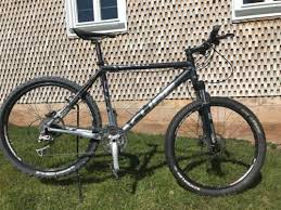 Cube Mountainbike Schwarz Silber Rahmenhoehe 50cm Mountainbike Silber Schwarz