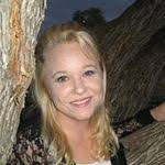 Lisa Maron's Instagram, Twitter & Facebook