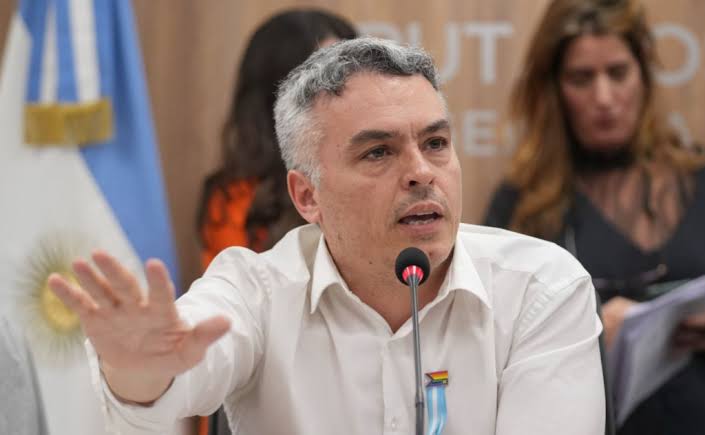 Esteban Paulón: “La reforma laboral no cumple ninguno de los objetivos que  dice perseguir” - Radio UNR