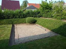 Das haus steht auf einem fundament aus. Aufbau Eines Gartenhauses Mit Podest Fundament