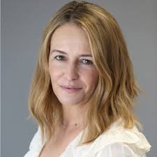 El año 2021 comenzó con la pérdida de mi padre, mi gran referente. El  trabajo y el estudio fueron mi refugio a lo largo de los meses. Hoy 31 de  diciembre me