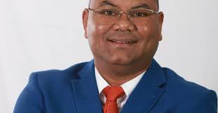 Consultor en Comunicación Política, Relaciones Públicas, Periodista,  Magister en Diplomacia y Internacional y Docente.