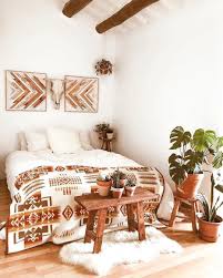 But what about the art piece that i really want to hang up in the room? Pendleton Woolen Mills On Instagram The Southwest Inspired Room We Dream About Fifialarco Southwest Home Decor Western Bedroom Decor Western Home Decor