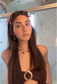 Maggie Bray's Instagram, Twitter & Facebook