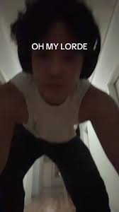 Lorde Live Performance: Dance and Emotion Experience