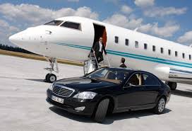 Hiring An Airport Limousine For The First Time Find Out Some Limo Renting Tips At Http Www Allamericanlimousineservic Airport Limo Service Airport Limo Limo