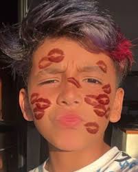 Esther Cisneros (esthercisneros80)