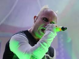 Der sänger und tänzer wurde 49 jahre alt, hatte sich aber bereits vor jahren größtenteils aus der band. Prodigy Sanger Keith Flint Tot Ein Derwisch In Gefahrlichem Rauschen Sn At